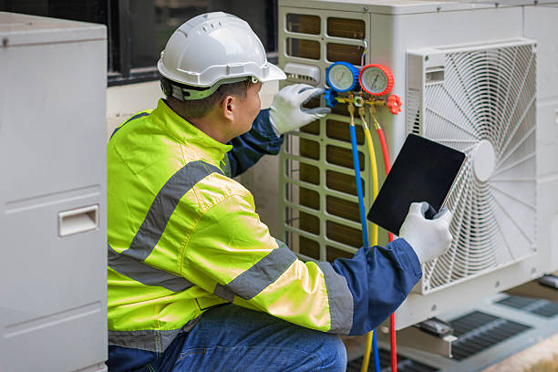 Professional Ductwork Repair technician working in Roberts, ID
